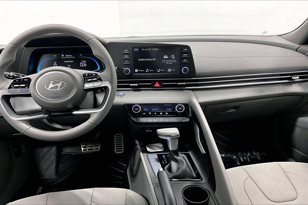 New 2026 Hyundai Elantra Sport FWD image 17