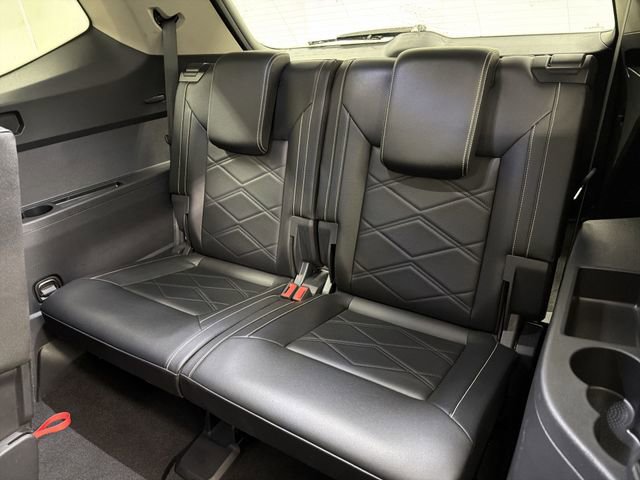 Used 2025 Volkswagen Atlas SE AWD/4WD image 17