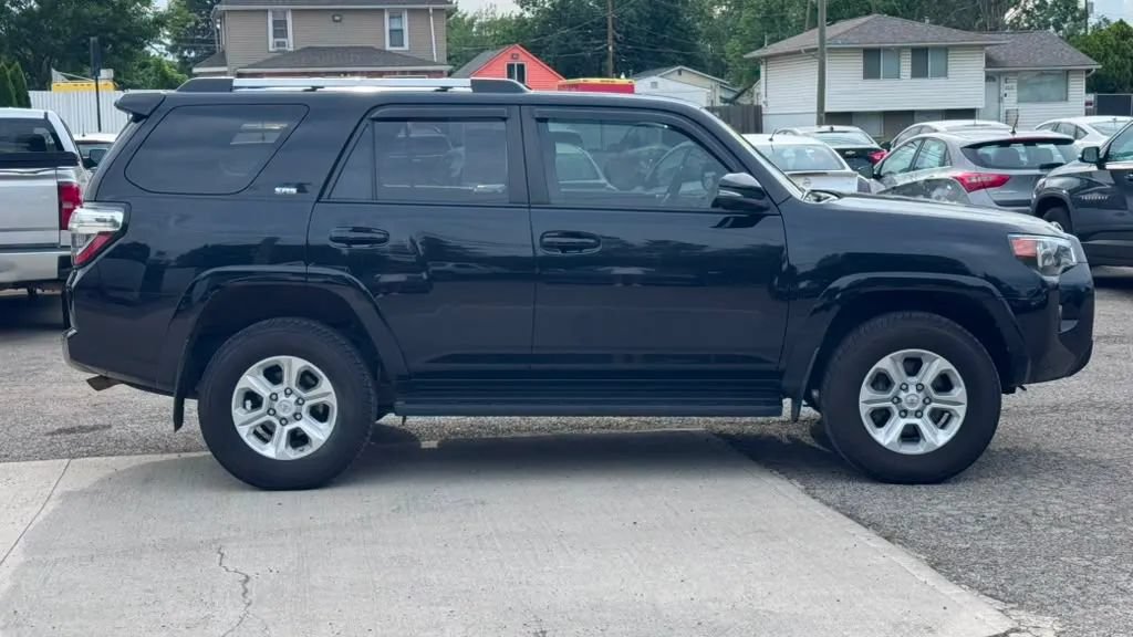 Used 2021 Toyota 4Runner SR5 Premium w/ Moonroof Package AWD/4WD image 6