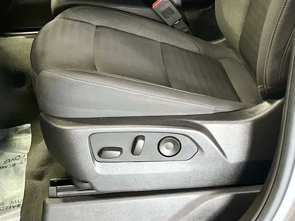Used 2024 Chevrolet Silverado 1500 LT AWD/4WD image 18