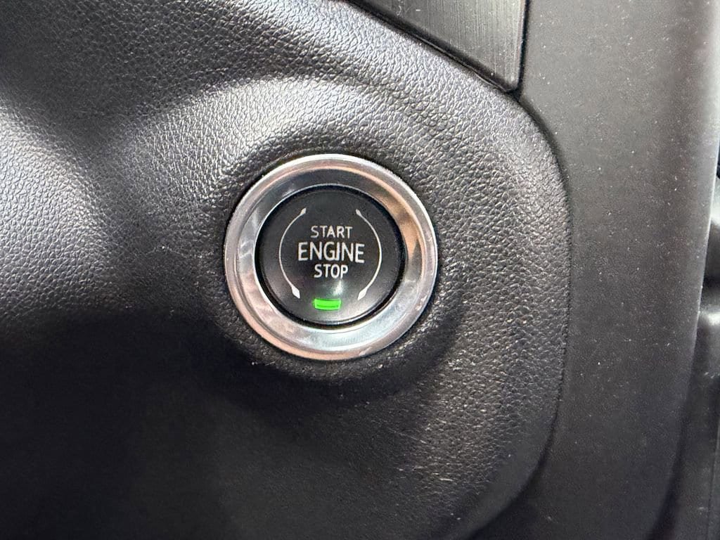 Certified 2021 GMC Sierra 1500 AT4 w/ AT4 Premium Package AWD/4WD image 28