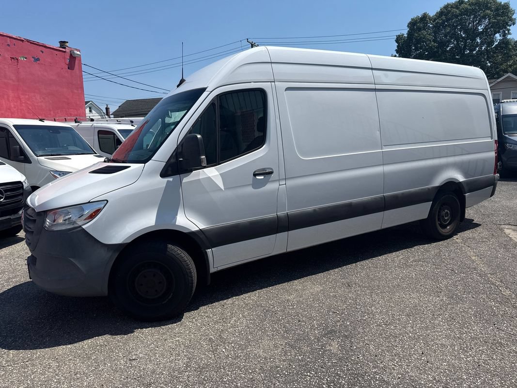 Used 2021 Mercedes-Benz Sprinter 2500 image 2