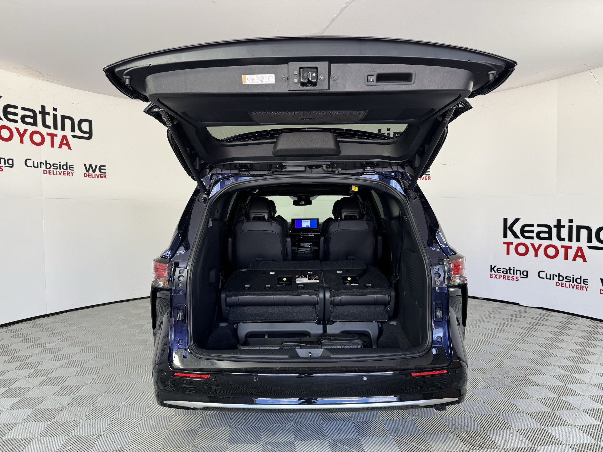 New 2026 Toyota Sienna Limited FWD image 11