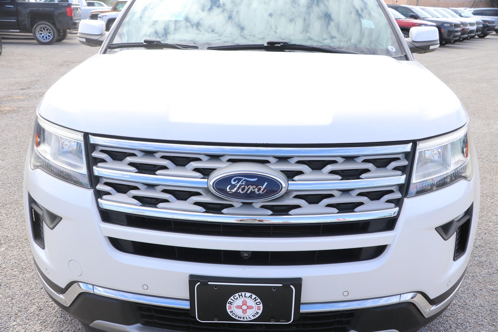 Used 2018 Ford Explorer Limited w/ Equipment Group 301A AWD/4WD image 2