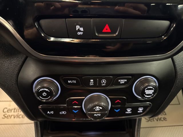 Used 2020 Jeep Cherokee Limited image 16