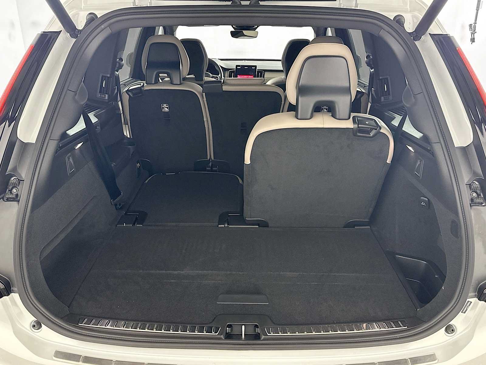 New 2026 Volvo XC90 T8 Ultra w/ Protection Package AWD/4WD image 24