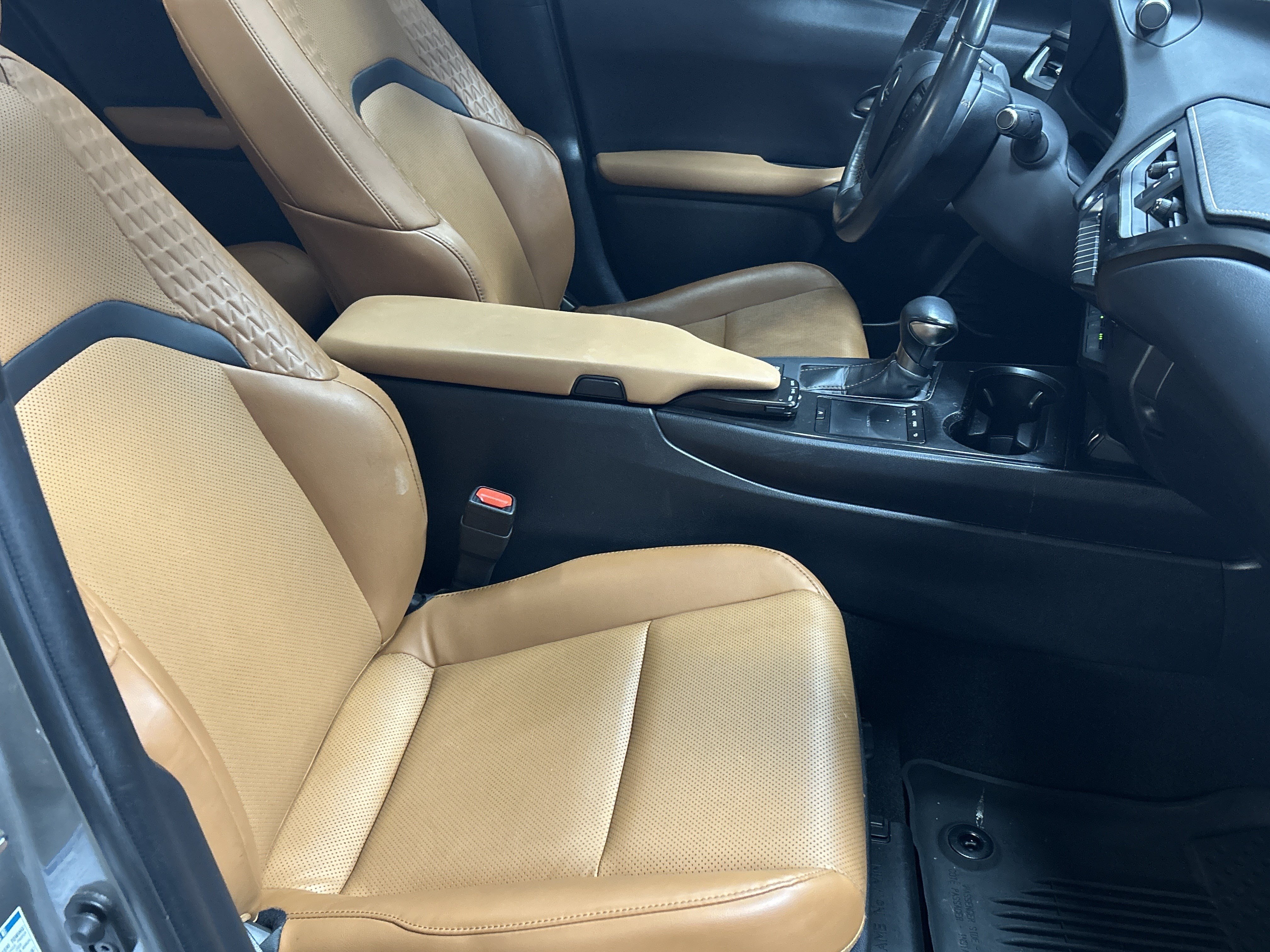 Used 2020 Lexus UX 250h w/ Premium Package AWD/4WD image 35