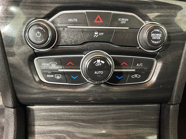 Used 2017 Chrysler 300 Limited w/ Value Package image 23