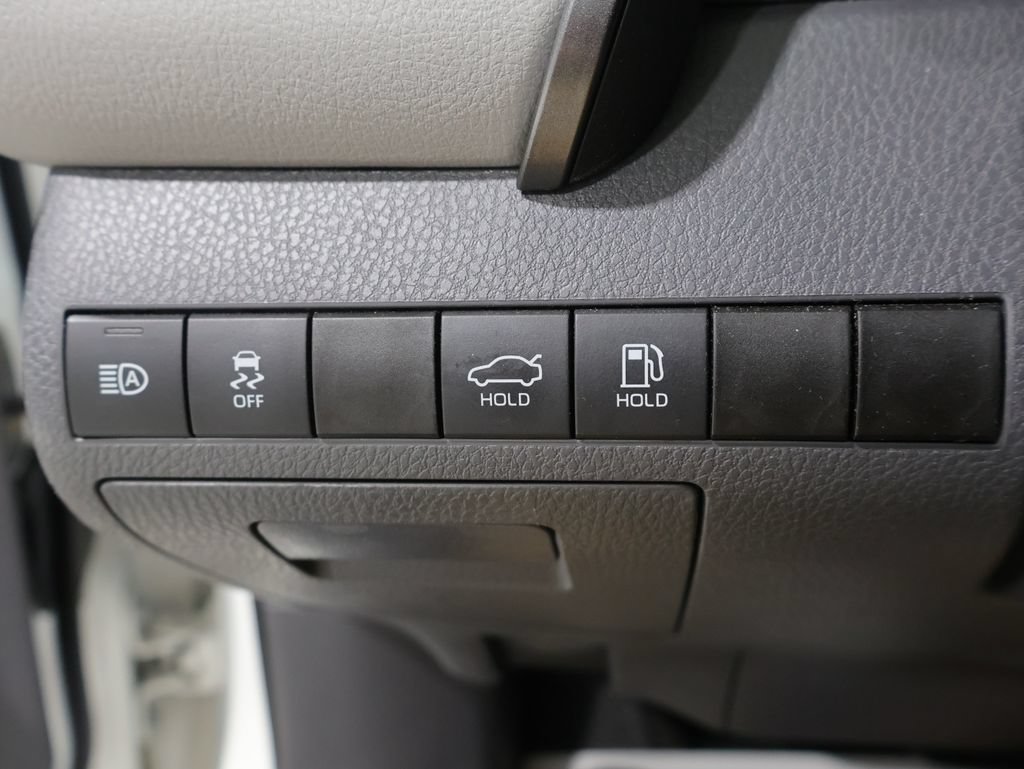 Used 2021 Toyota Camry LE FWD image 30