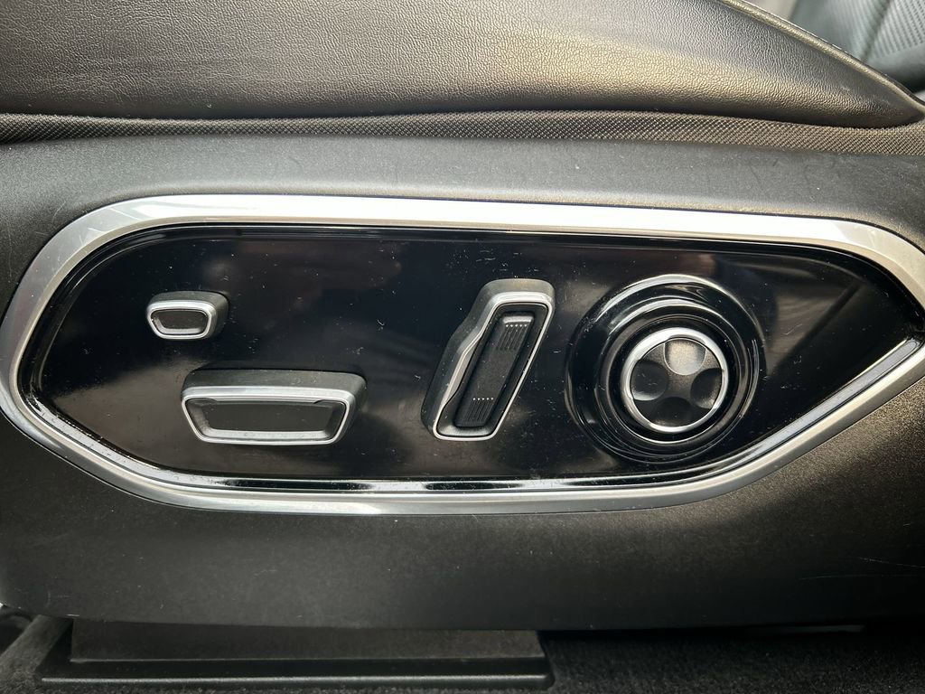 Used 2021 Jeep Grand Cherokee L Overland w/ Luxury Tech Group IV image 12