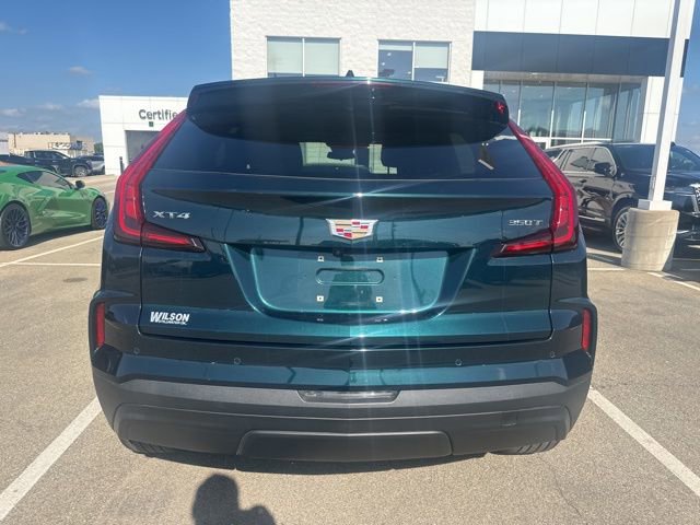 Used 2024 Cadillac XT4 Luxury w/ Cold Weather Package FWD image 6