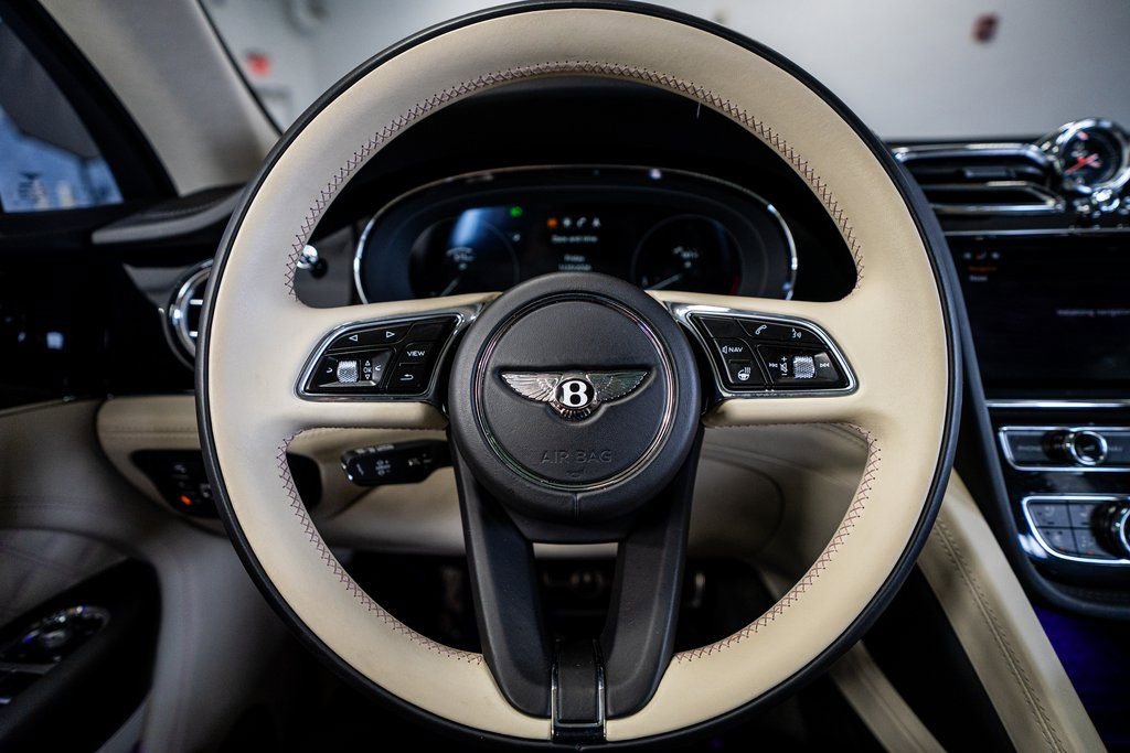 Used 2021 Bentley Bentayga image 42