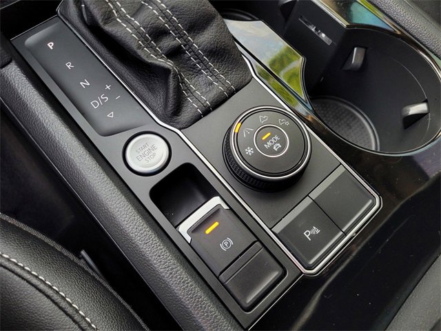 Used 2022 Volkswagen Atlas SEL R-Line image 17