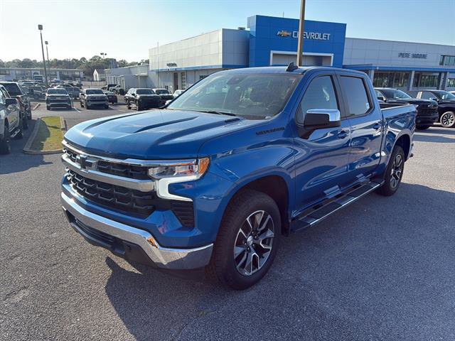 Used 2022 Chevrolet Silverado 1500 LT w/ All Star Edition Plus image 3