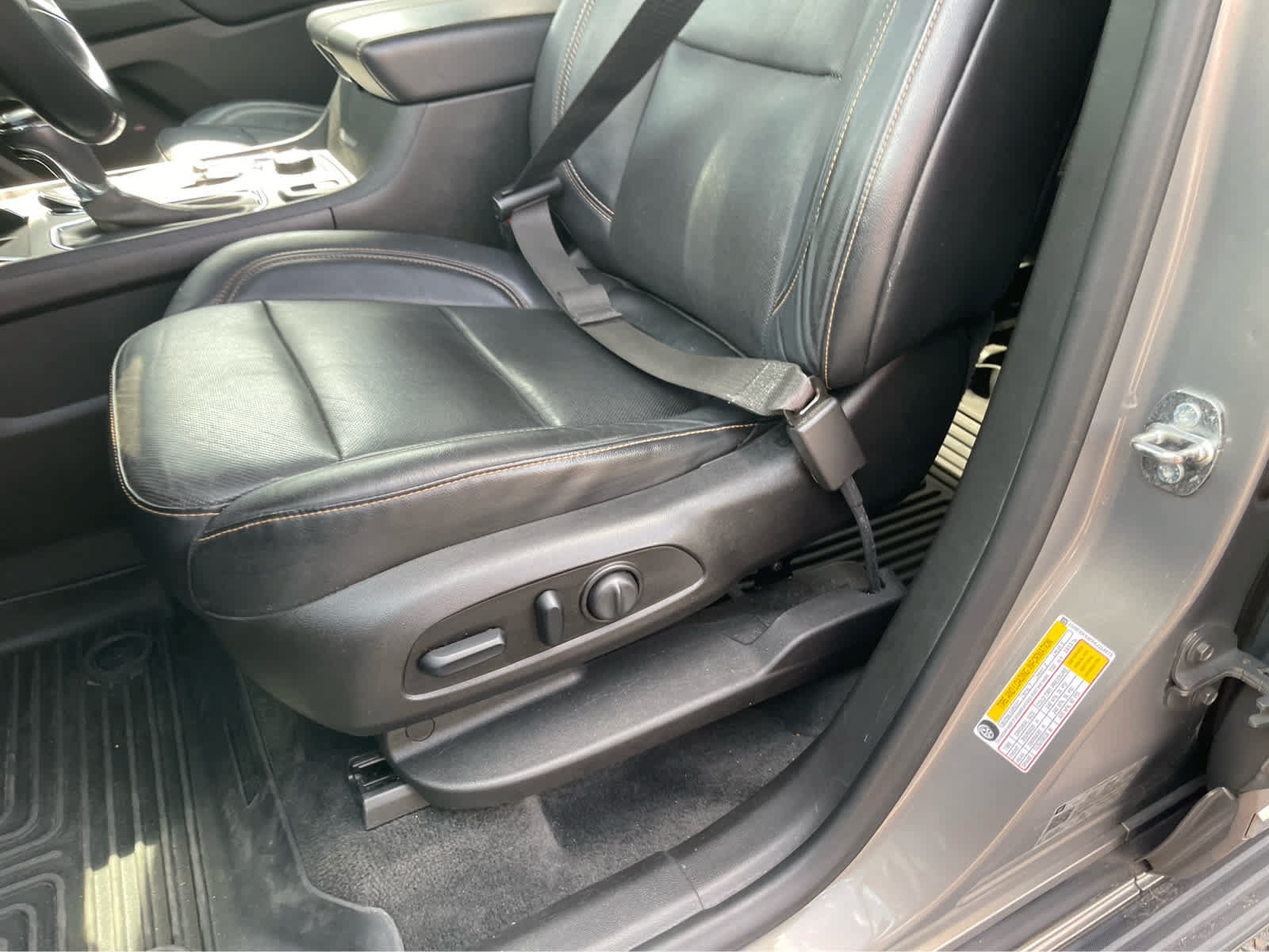 Used 2019 Chevrolet Traverse Premier w/ Driver Confidence II Package FWD image 13