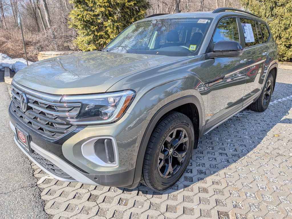 Used 2025 Volkswagen Atlas Peak Edition SE
