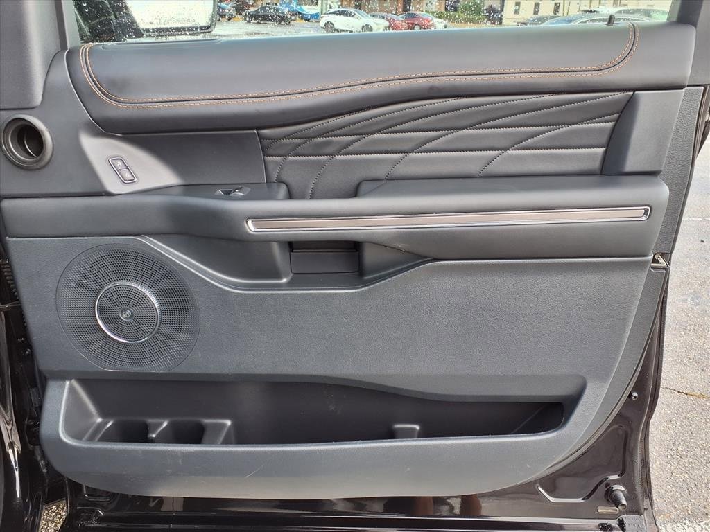 Used 2022 Ford Expedition Max Platinum image 14