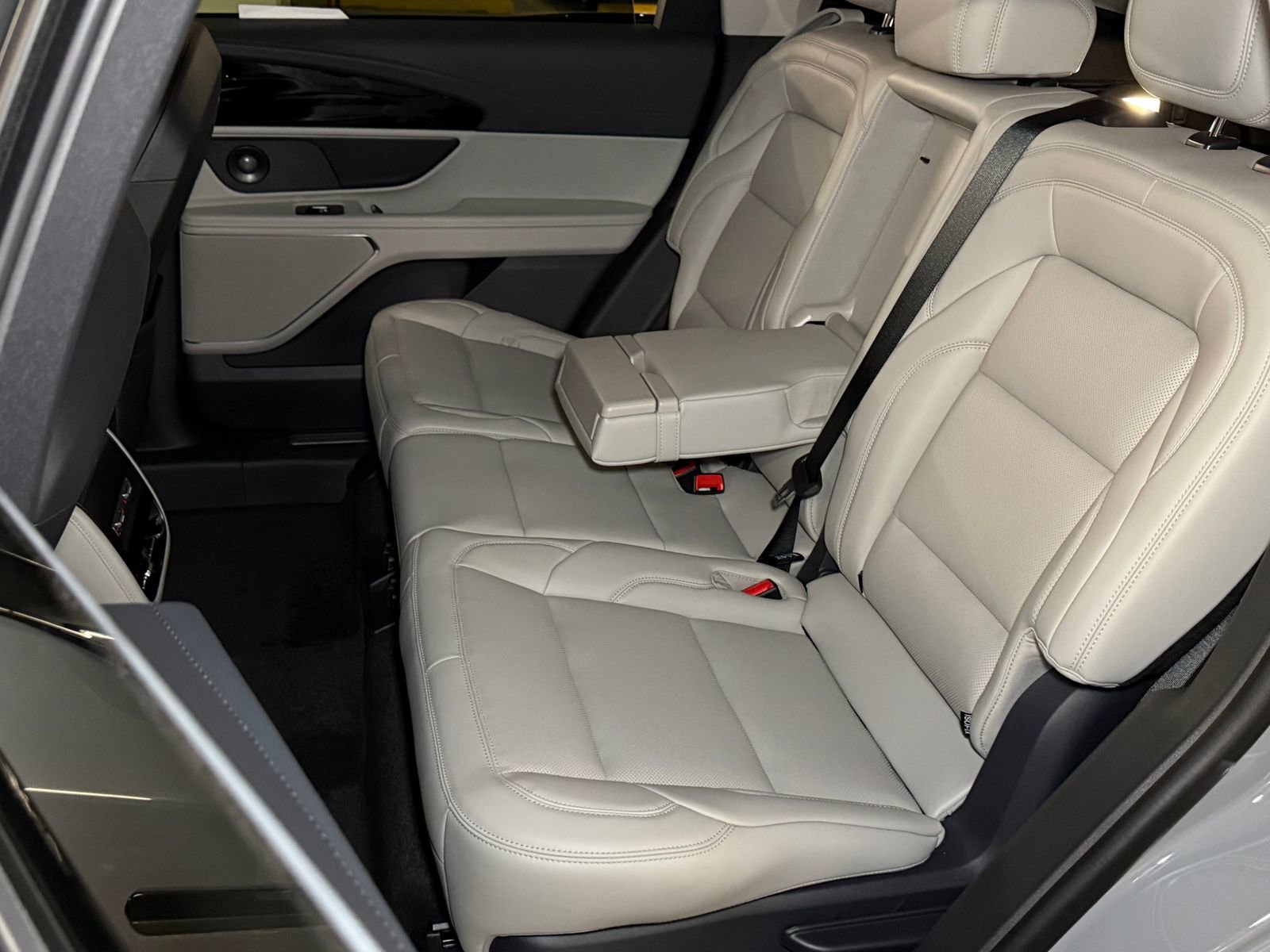 New 2026 Lincoln Nautilus Premier w/ Equipment Group 102A image 18