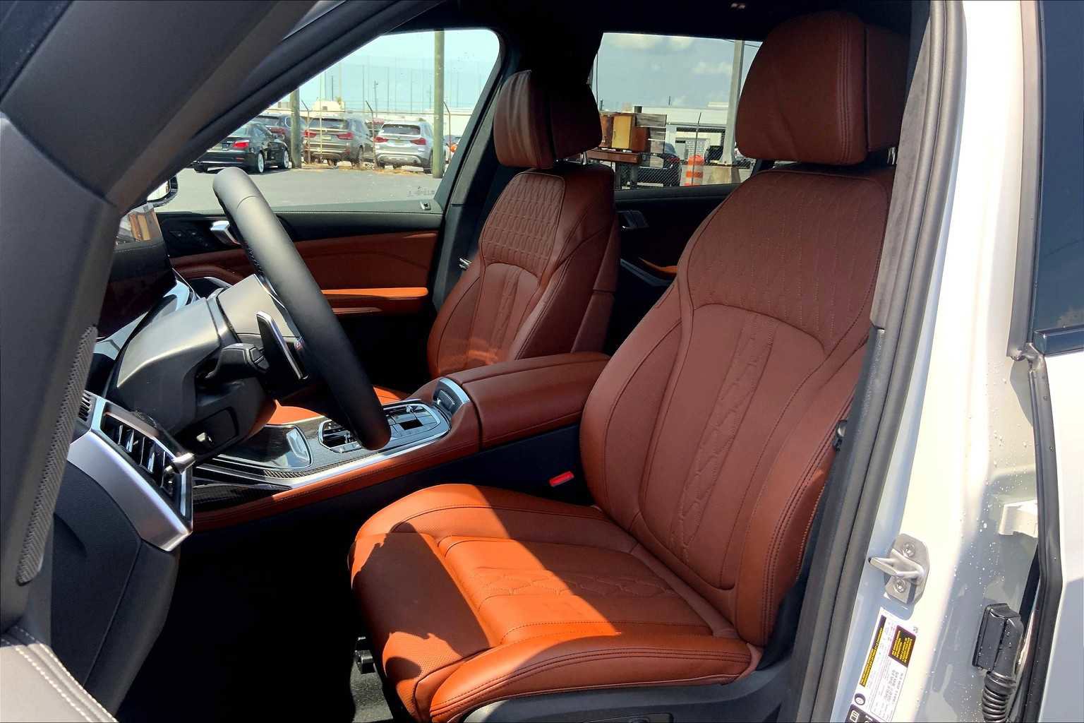 New 2026 BMW X7 M60i image 9