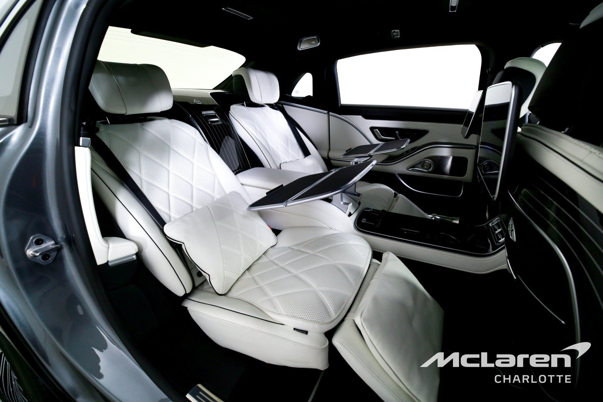 Used 2023 Mercedes-Benz Maybach S 680 4MATIC w/ Manufaktur Leather Package image 26