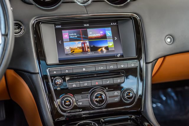 Used 2017 Jaguar XJ L Portfolio image 33