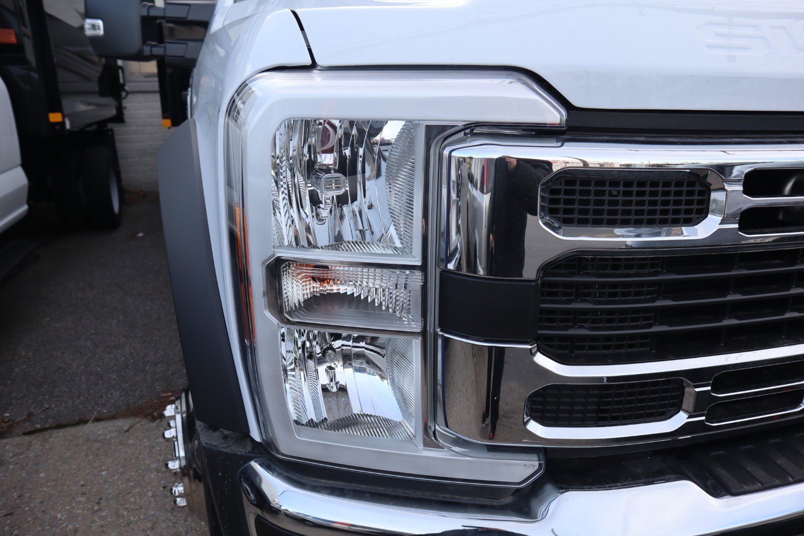New 2026 Ford F550 4x4 Supercab Super Duty image 9