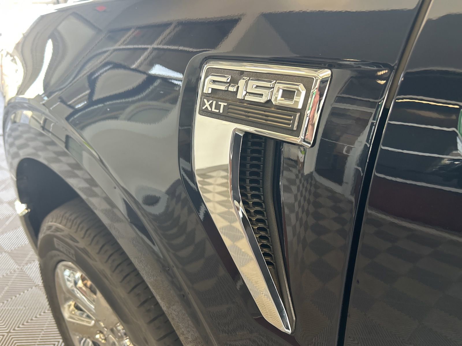 Used 2022 Ford F150 XLT w/ Equipment Group 302A High image 10