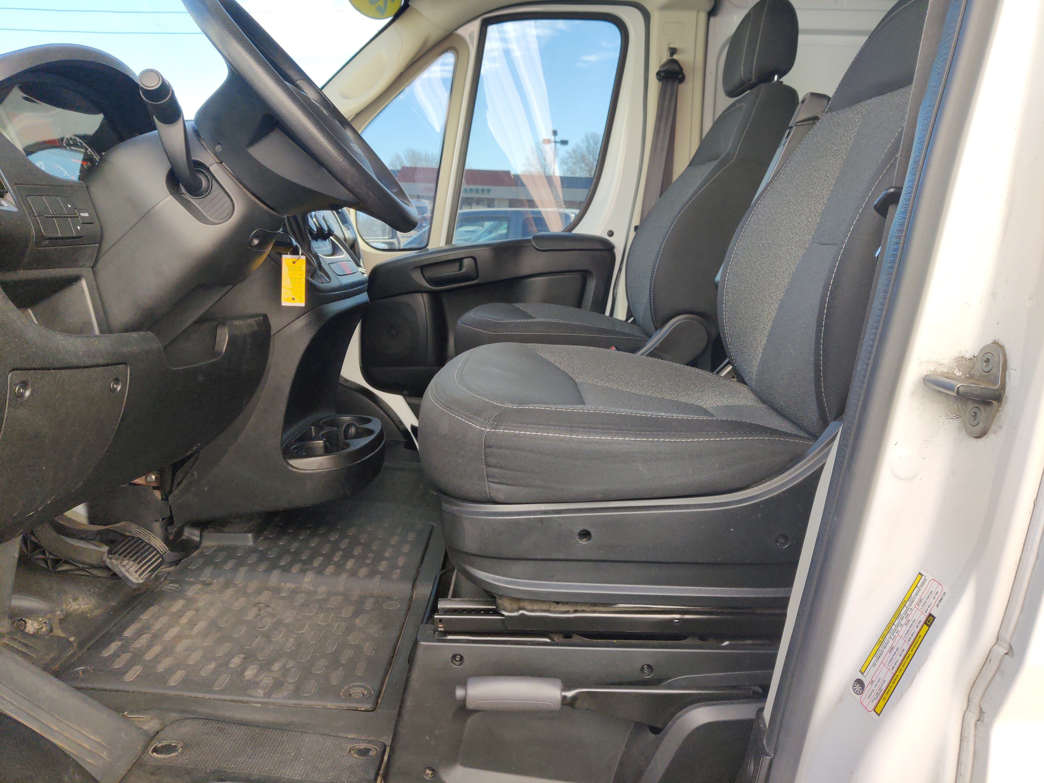 Used 2018 RAM ProMaster 2500 w/ Interior Convenience Group FWD image 18