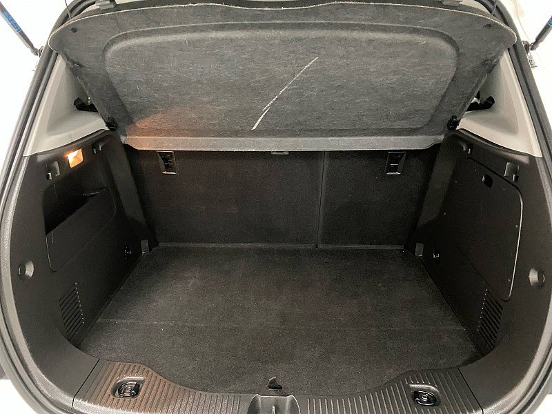 Used 2020 Chevrolet Trax LT w/ LT Convenience Package image 13