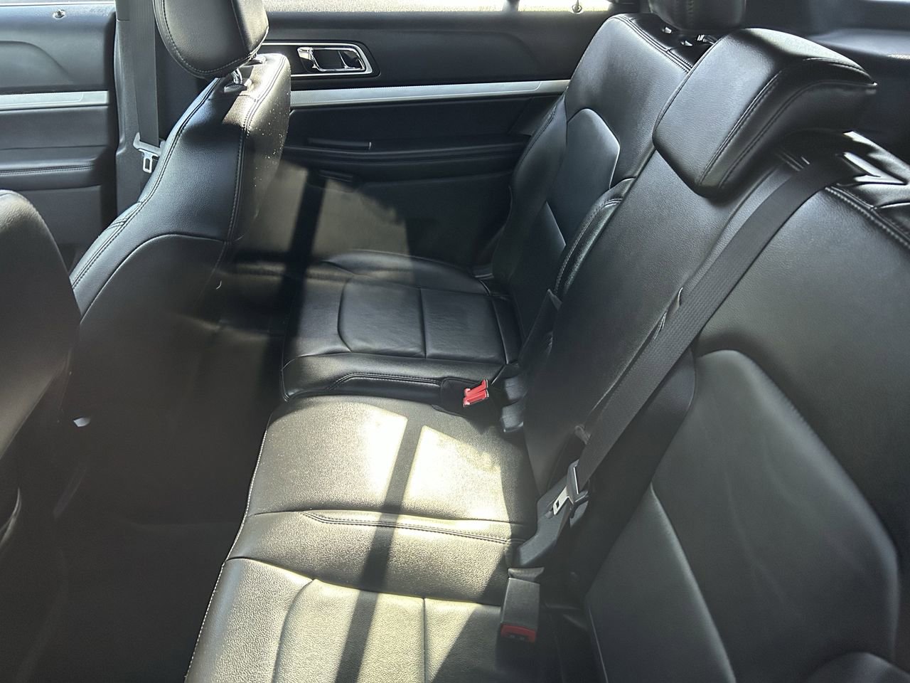 Used 2017 Ford Explorer XLT w/ Equipment Group 202A image 7