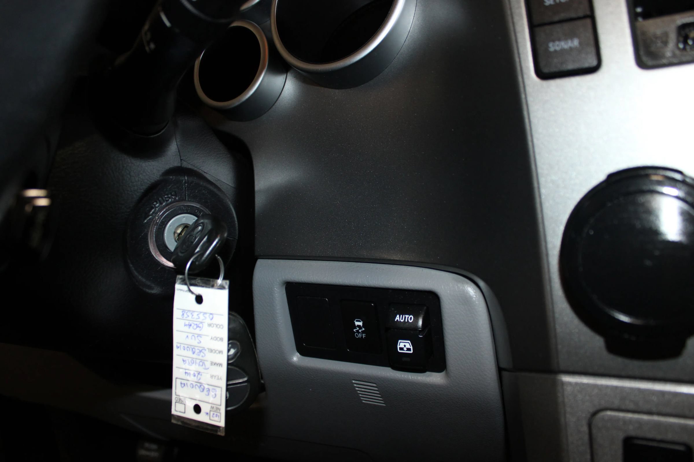 Used 2014 Toyota Sequoia Platinum RWD image 19
