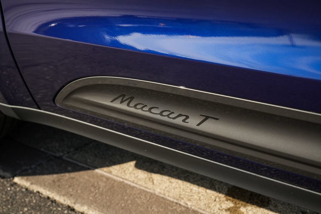 Certified 2026 Porsche Macan Turbo AWD/4WD image 13