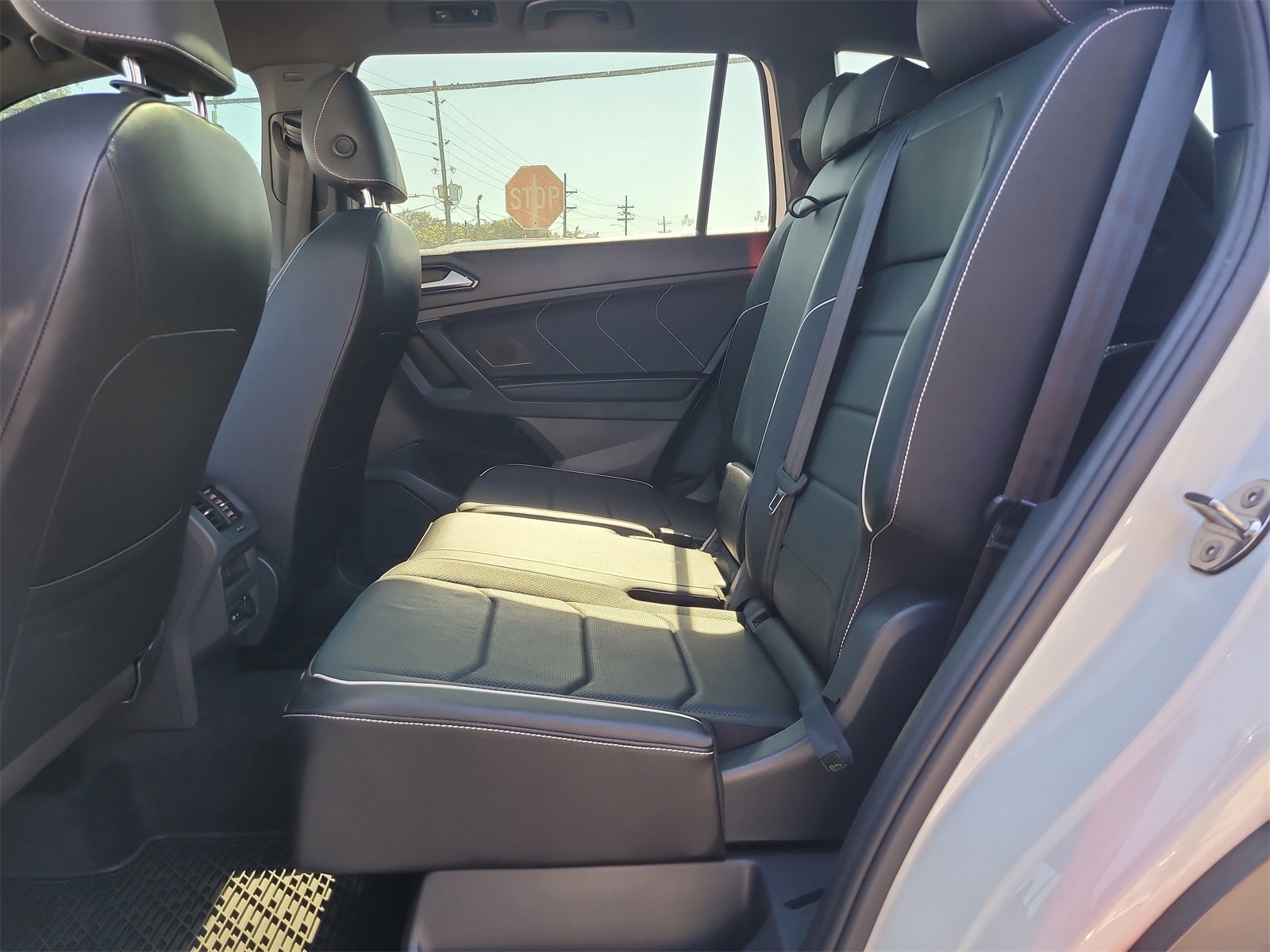 Used 2022 Volkswagen Tiguan SEL R-Line image 12