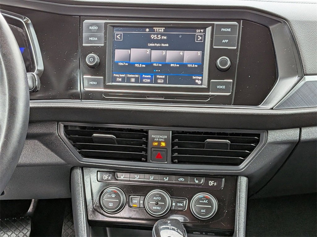 Used 2024 Volkswagen Jetta SE image 19