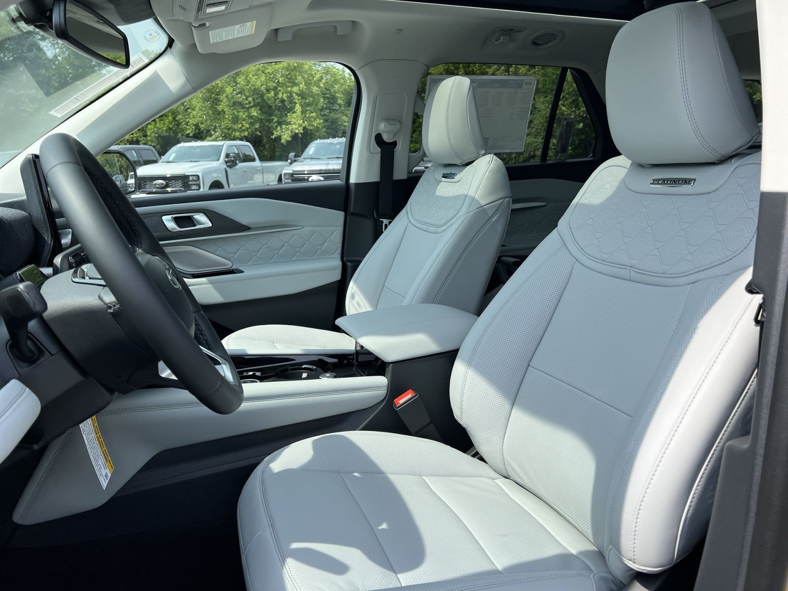 New 2026 Ford Explorer Platinum w/ LUX Leather Package AWD/4WD image 13