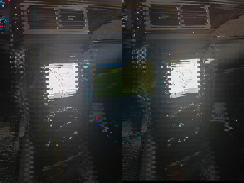 Used 2013 GMC Yukon XL Denali image 28