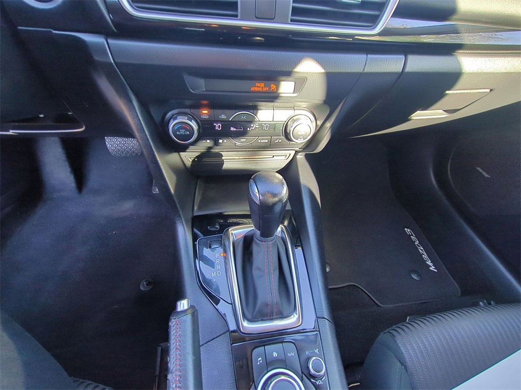 Used 2015 MAZDA MAZDA3 i Touring w/ Technology Package image 15