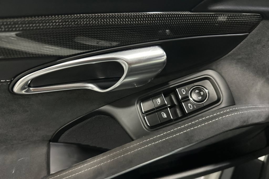 Used 2015 Porsche 911 GT3 RWD image 11