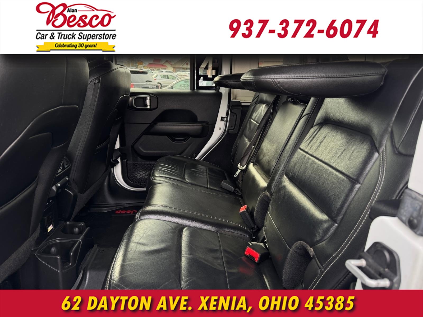 Used 2018 Jeep Wrangler Unlimited Sahara image 9