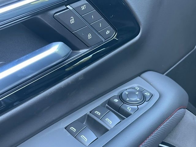 New 2026 Chevrolet Suburban RST image 18