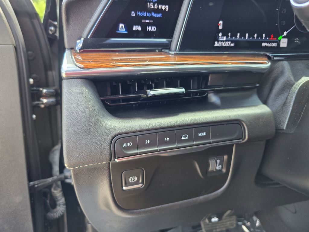 Used 2022 Cadillac Escalade ESV Premium Luxury image 32