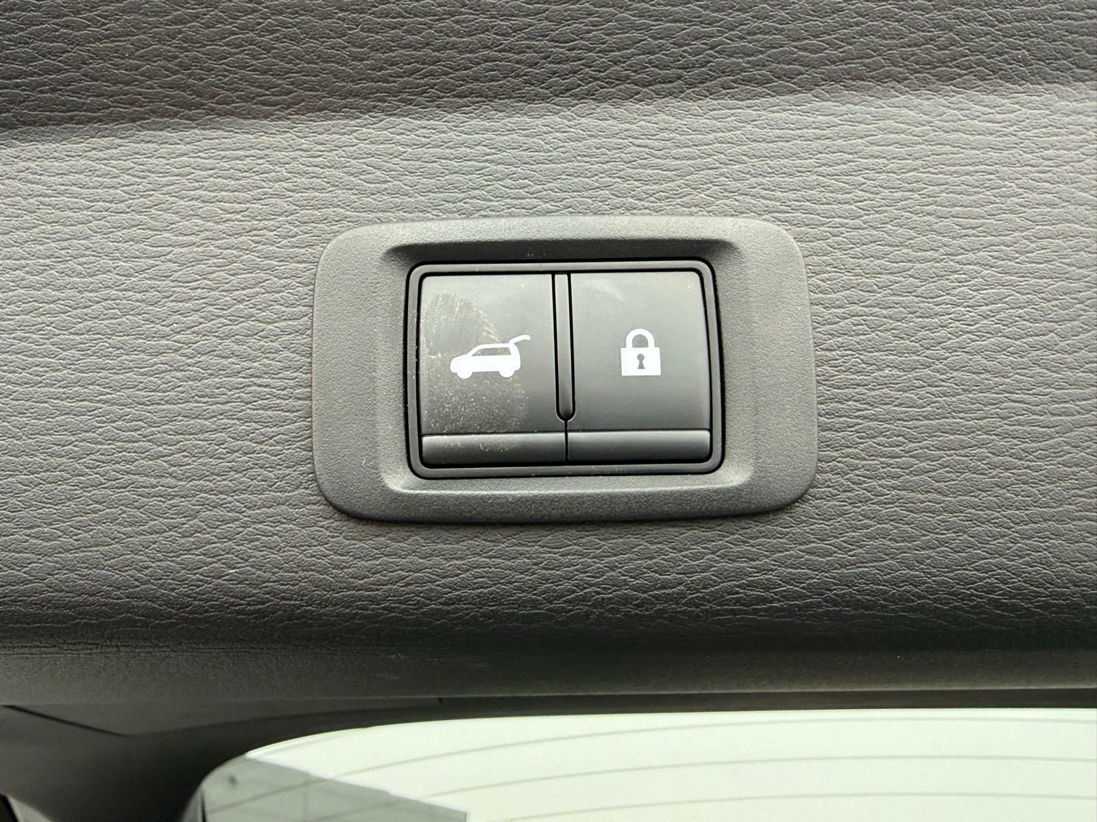 Used 2023 Mitsubishi Outlander SEL image 41