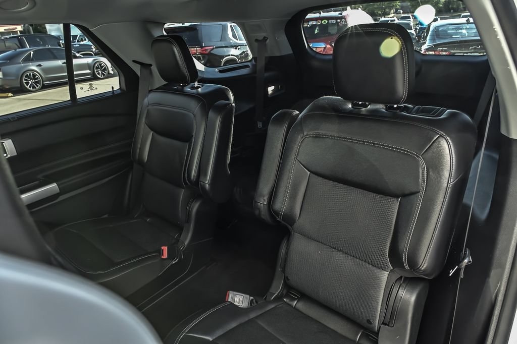 Used 2022 Ford Explorer Limited AWD/4WD image 18