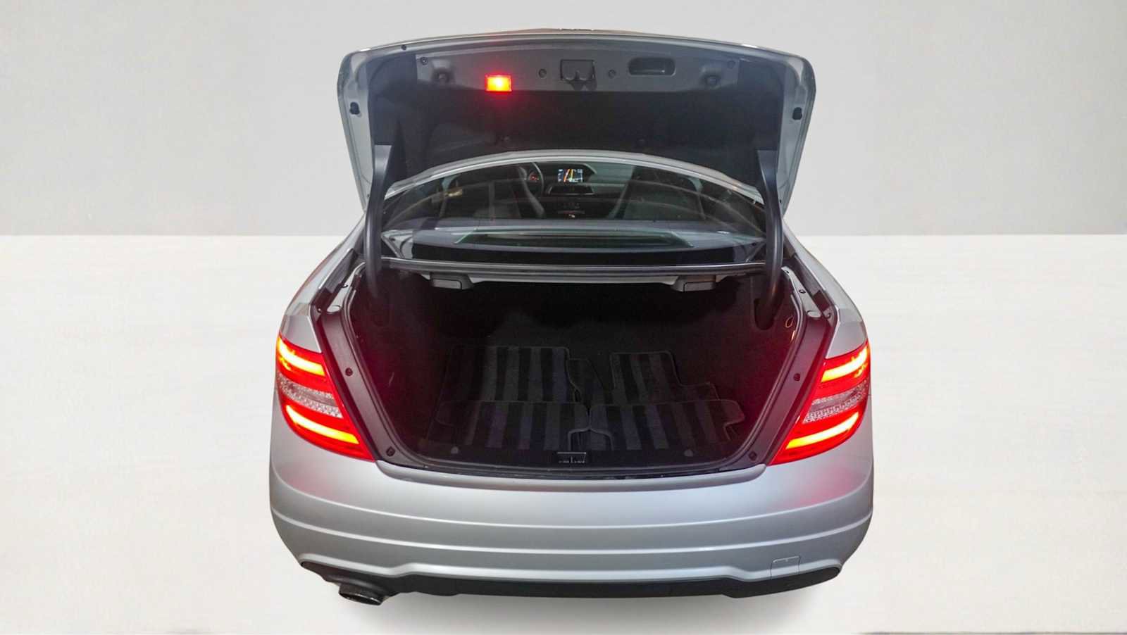 Used 2015 Mercedes-Benz C 250 Coupe image 8