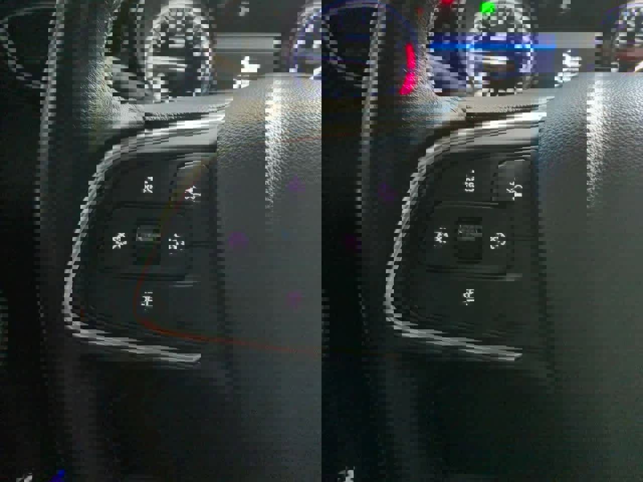 Used 2022 Buick Encore GX Select w/ Sport Touring Package image 23