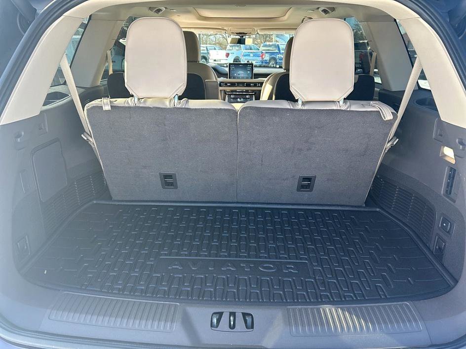 Used 2023 Lincoln Aviator Reserve w/ Equipment Group 201A image 30