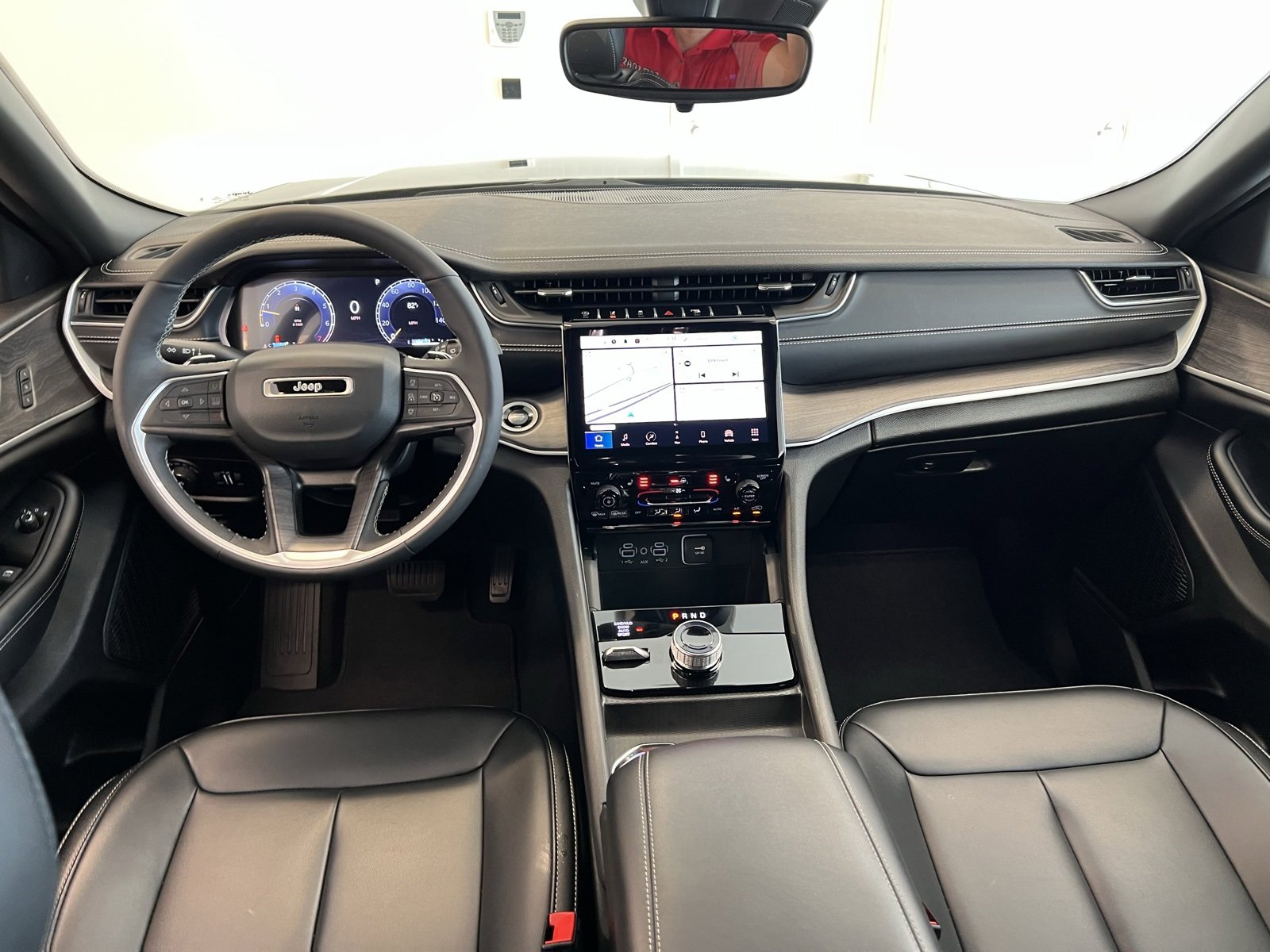 Used 2024 Jeep Grand Cherokee L Limited w/ Black Appearance Package image 42