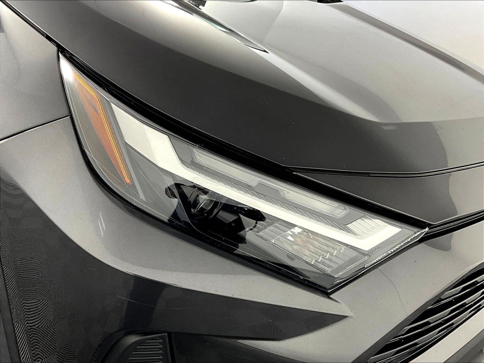 Used 2022 Toyota RAV4 XLE FWD image 33
