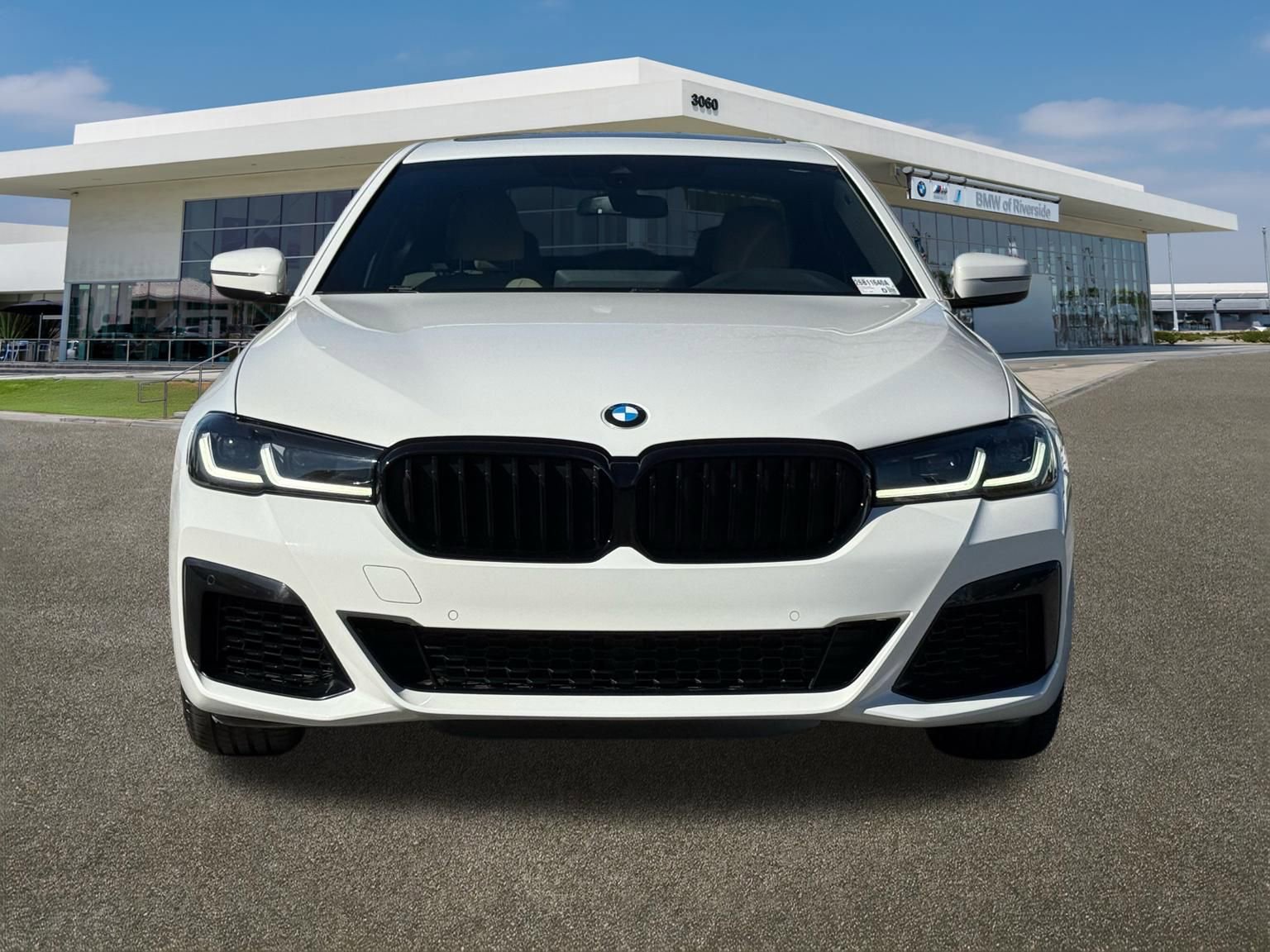 Used 2023 BMW 540i w/ M Sport Package image 3