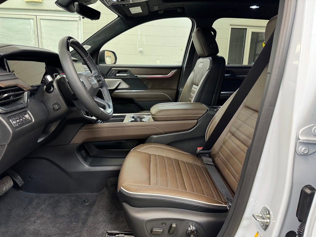 New 2026 GMC Acadia Denali Ultimate w/ LPO, Floor Liner Package image 13